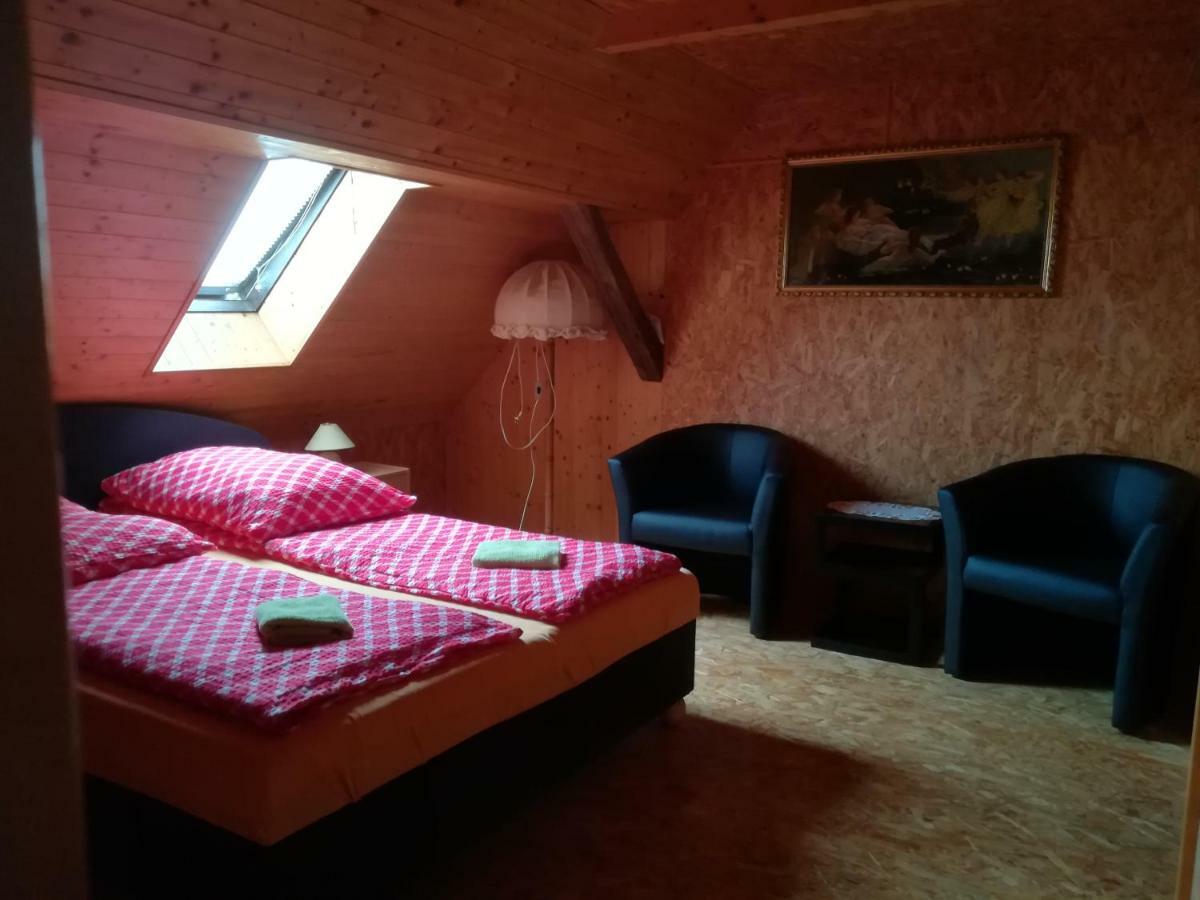 Appartamento Private Svetluska Pobezovice Esterno foto