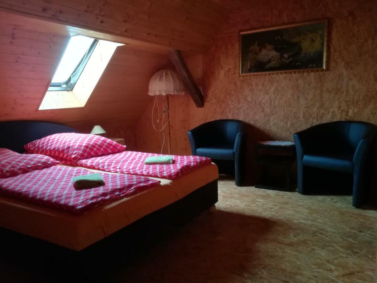 Appartamento Private Svetluska Pobezovice Esterno foto